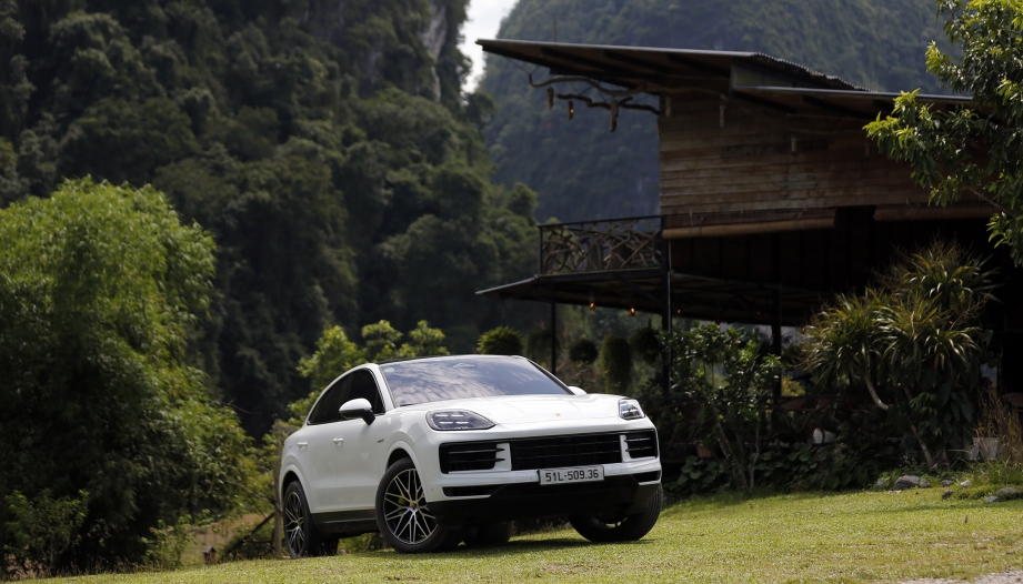 Porsche Cayenne E-Hybrid và bài toán giữ DNA thể thao giữa xu hướng điện hoá